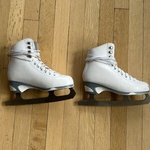 Jackson 150 Girls White  Ice Skates size3
